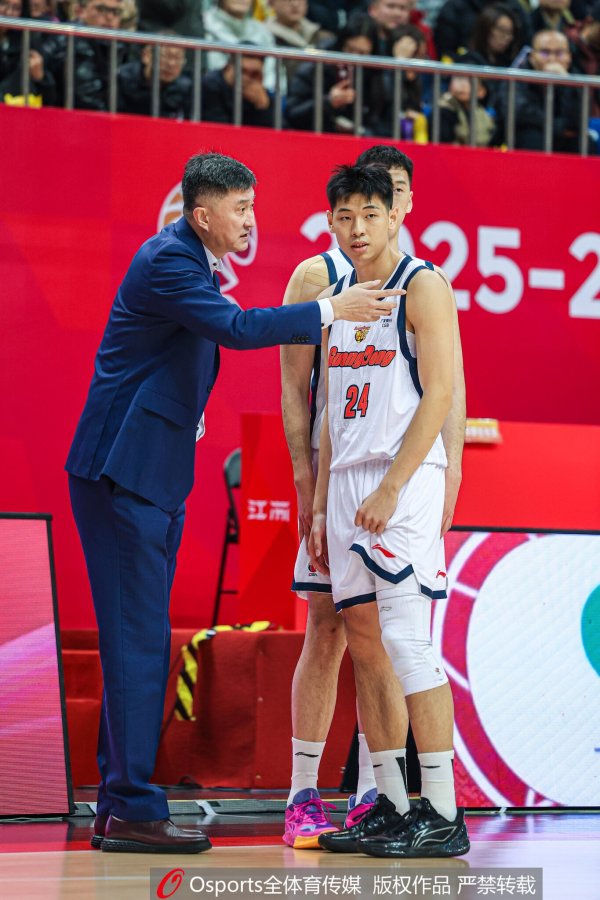 正规股票配资官网平台 杜锋：领先后大家把比赛想得简单了 打得非常简单&下半场没有防守